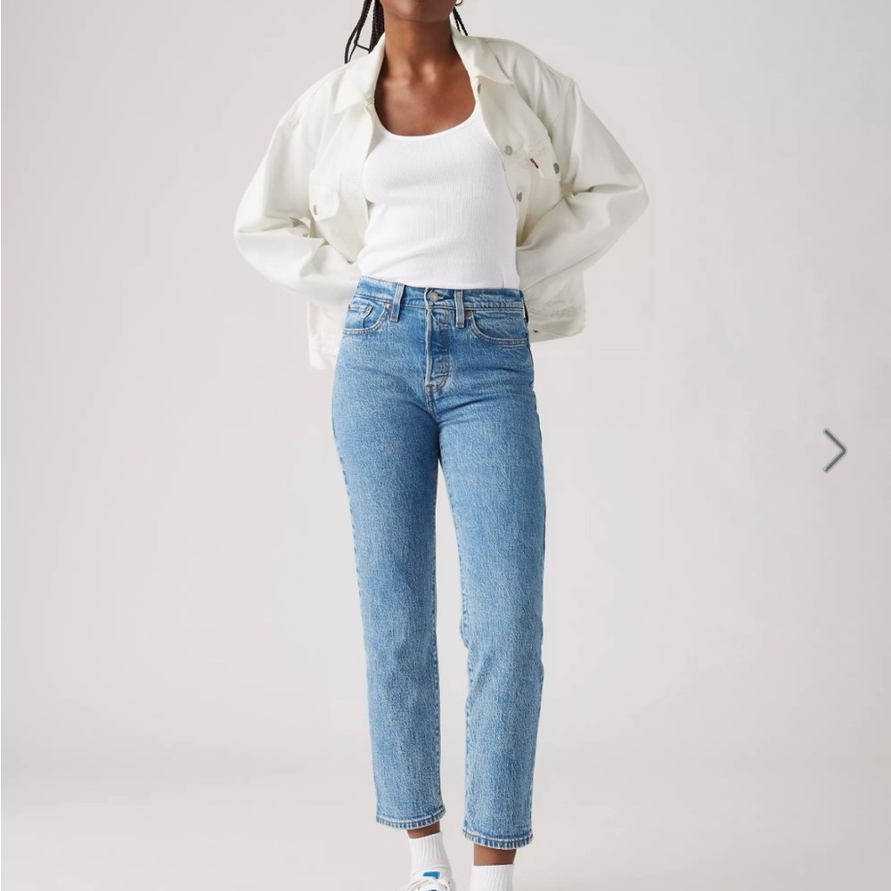 Levi's Women’s Medium Wash Wedgie Straight Leg Jeans